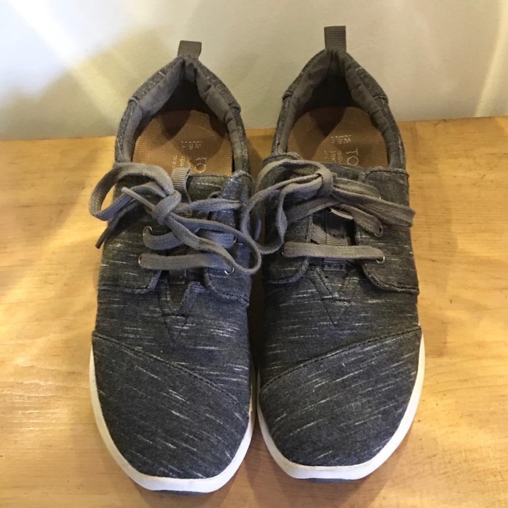 Toms Shoes